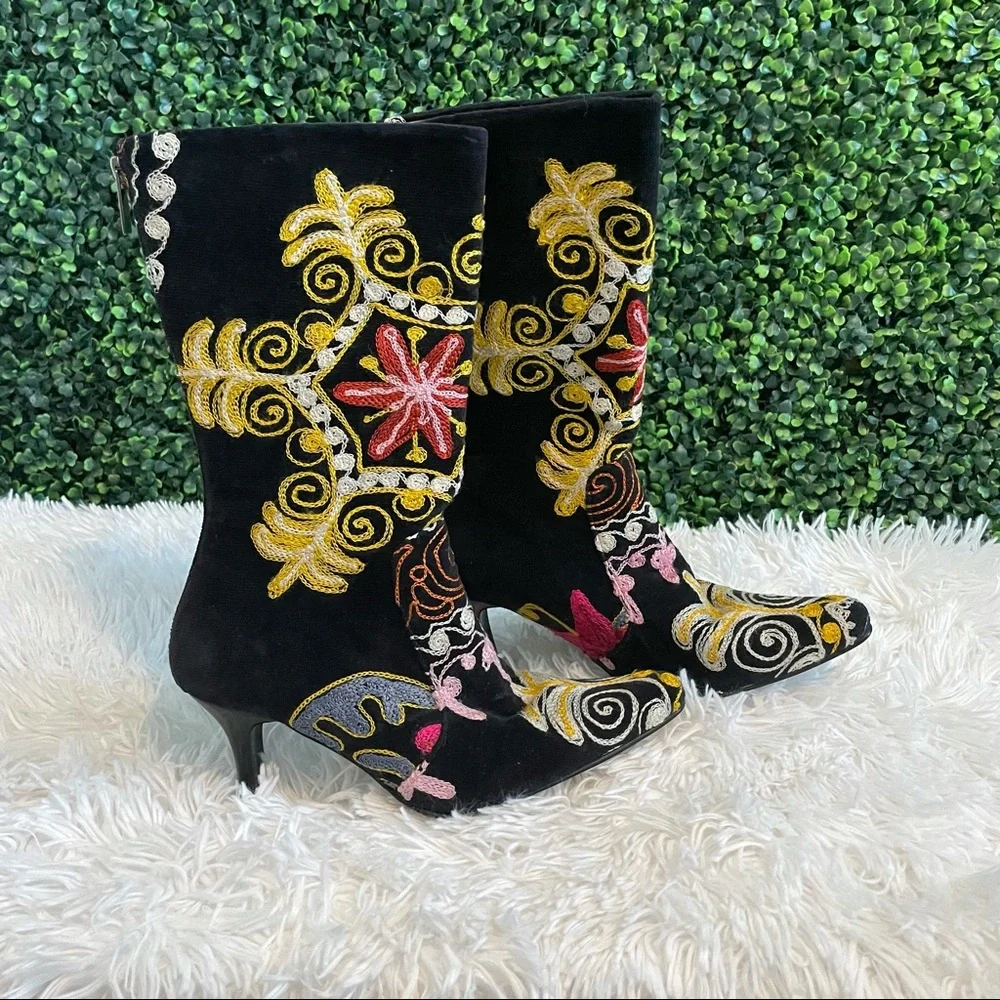 NWT Zeyzani Velvet Hand Embroidered Mid Calf Boots Size 9 - Picture 2 of 10